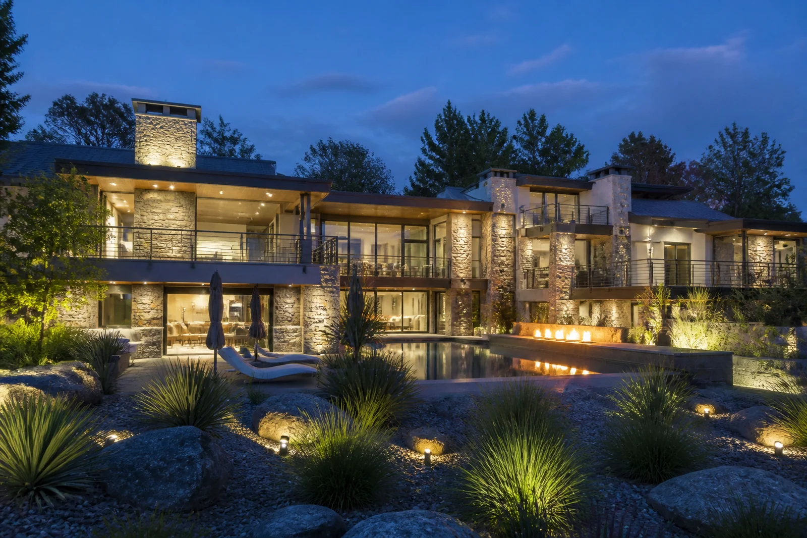 A welcoming California home in a foothill setting